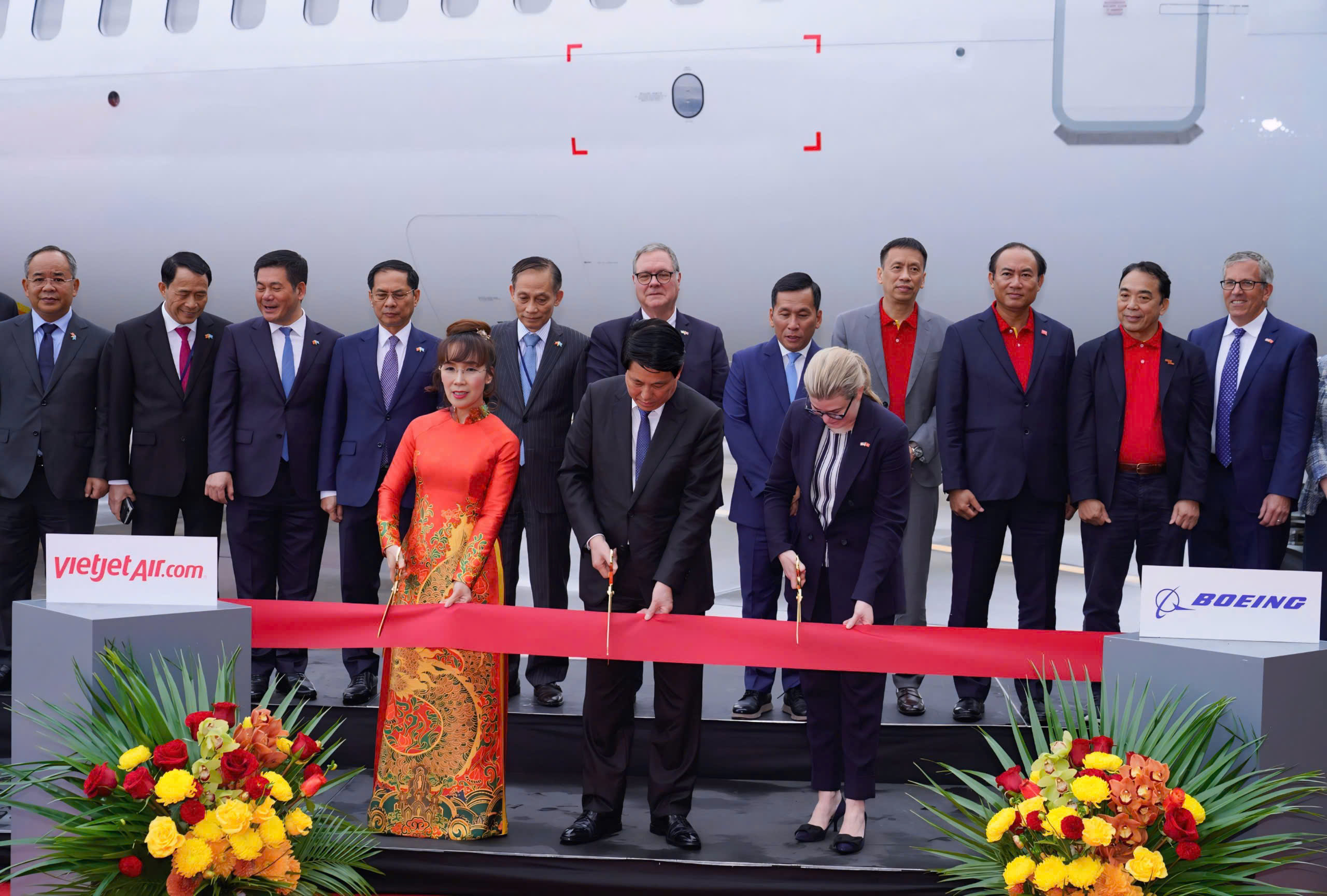 Chủ tịch nước Lương Cường chứng kiến Vietjet nhận bàn giao tàu bay Boeing đầu tiên – dấu mốc 30 năm quan hệ Việt Nam – Hoa Kỳ
